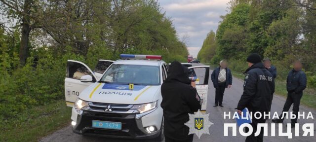 Вночі на Вінниччині розстріляли поліцейських, один з поліціянтів загинув