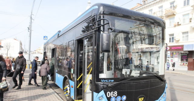 У вінницькому громадському транспорті з 1 квітня не можна розрахуватися за проїзд через SMS-повідомлення