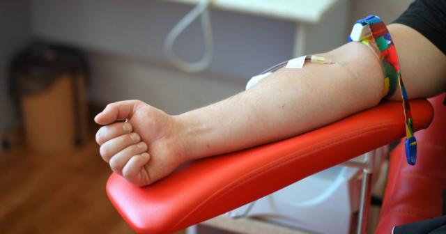 Вінницький обласний центр служби крові потребує донорів крові з негативним резус-фактором