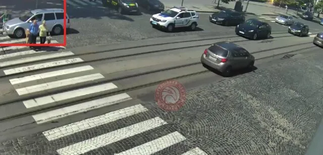 У Вінниці в центрі дитина, яка раптово вибігла на дорогу, потрапила під колеса авто. ВІДЕО