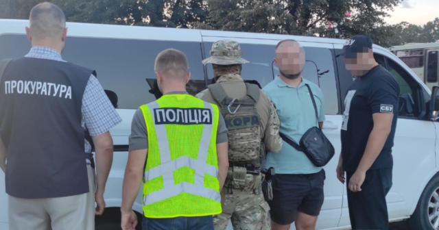 На Вінниччині затримали двох чоловіків, які організовували незаконне переправлення через державний кордон