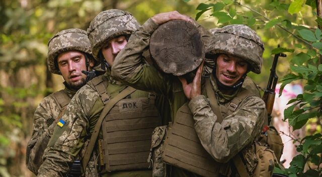 143 бойові зіткнення і мінус 1400 окупантів: головне зі зведень Генштабу та орієнтовні втрати ворога за добу