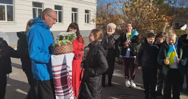 На Вінниччині зустріли звільненого з російського полону захисника Дмитра Добровольського. ФОТО