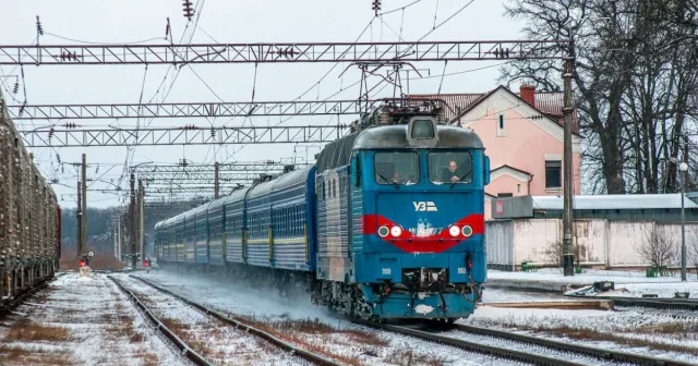 “Укрзалізниця” у передноворічний період поповнила поїзди 52 додатковими вагонами