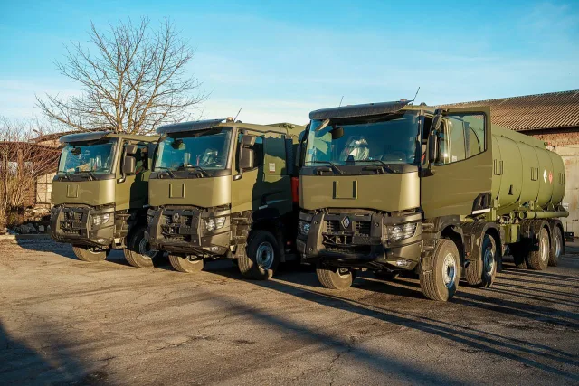 Військовому підрозділу з Вінниччини передали три паливозаправники