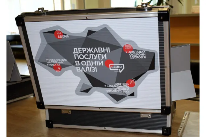 У Вінниці працюють мобільні адміністратори у постраждалому від останньої атаки мікрорайоні