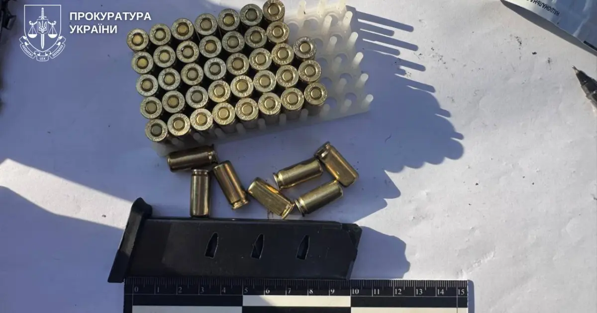 Двох мешканців Вінниччини підозрюють у збуті наркотиків, зброї та боєприпасів