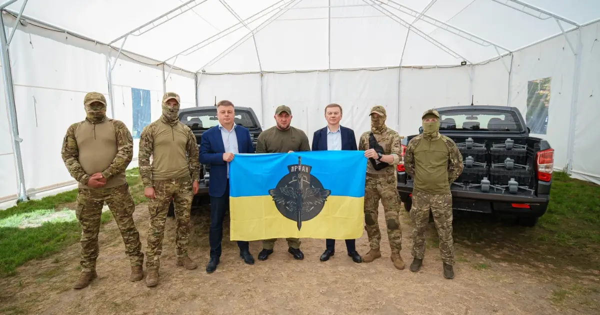 У Вінниці для спецпідрозділу «Артан» передали два автомобілі та 20 квадрокоптерів