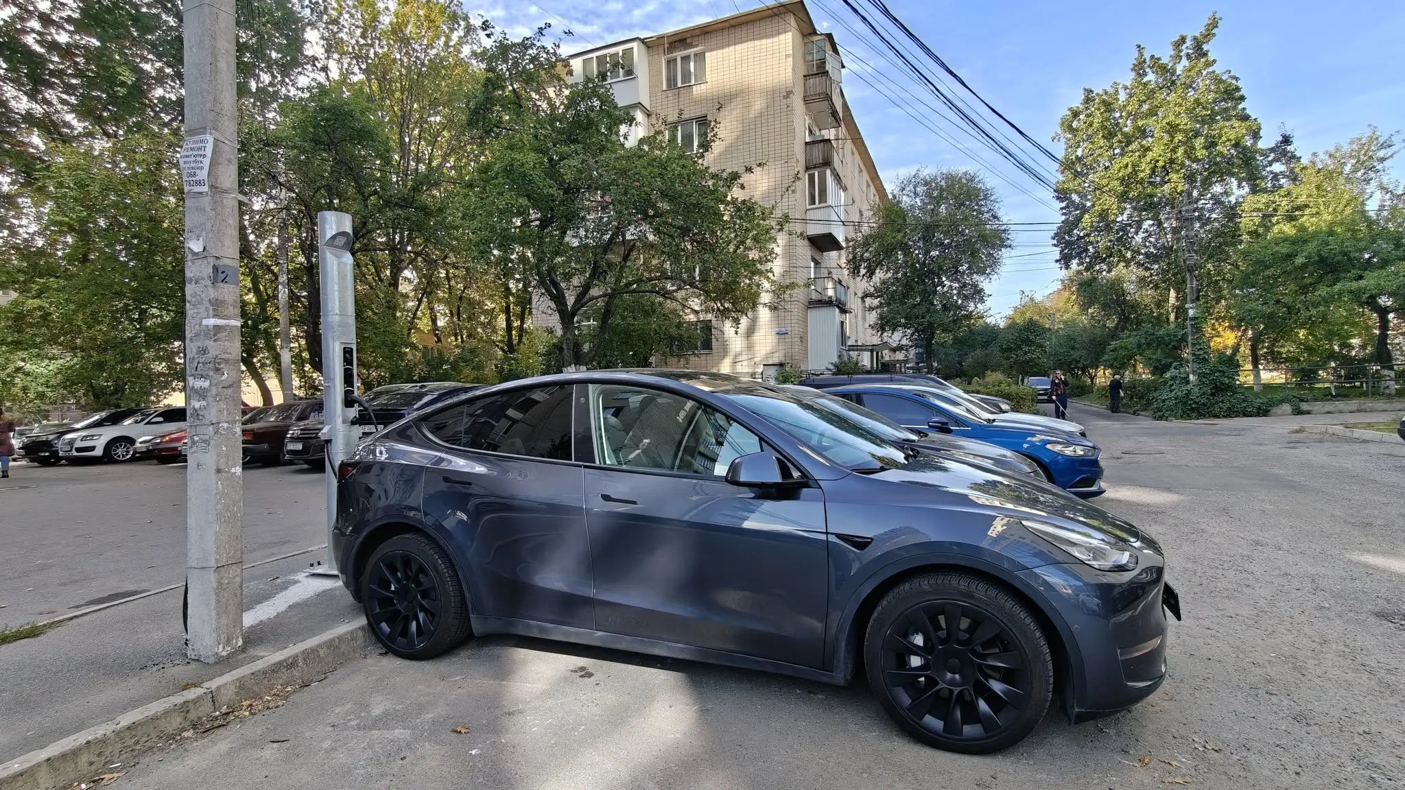 У Вінниці на прибудинкових територіях запрацювали перші муніципальні зарядні станції для електромобілів