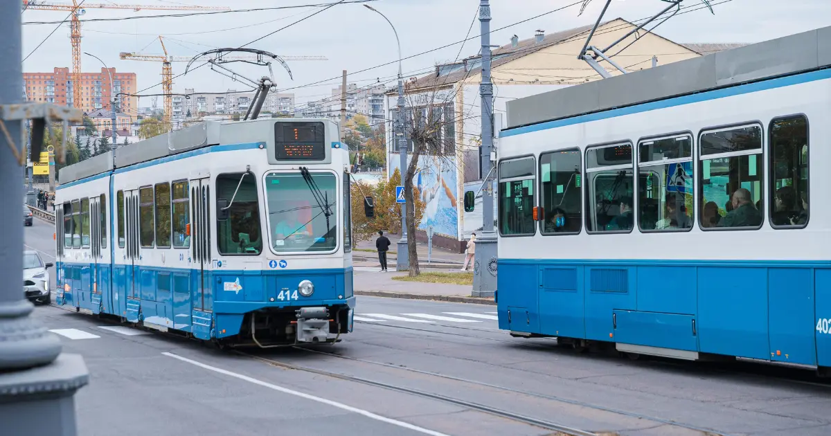 Трамваї пришвидшились, транзитних авто стало менше: у Вінниці розповіли про перші результати змін на Соборній