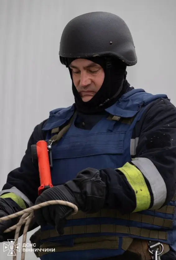 У Вінниці рятувальники ліквідували пожежу, що виникла внаслідок атаки рф