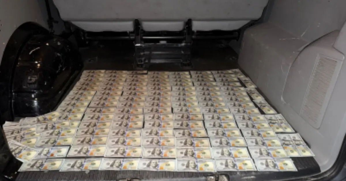Правоохоронець з Вінниччини за 19 тисяч доларів організував незаконний виїзд за кордон