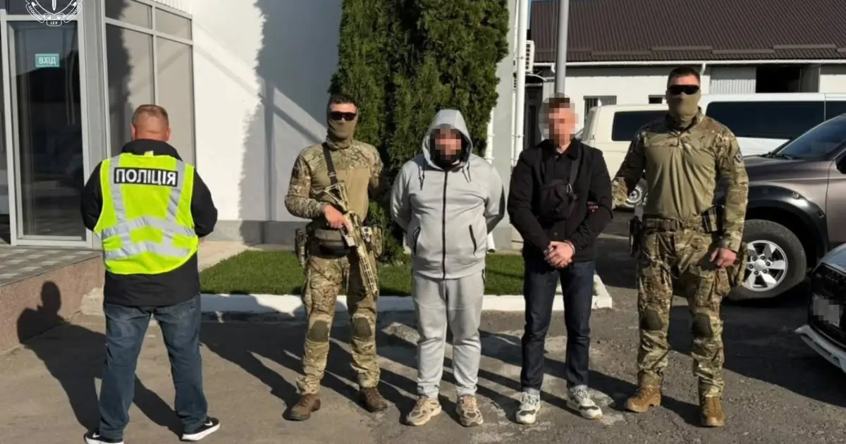 На Вінниччині двох службовців РТЦК та їхнього спільника підозрюють у на незаконному знятті військовозобов’язаних з розшуку