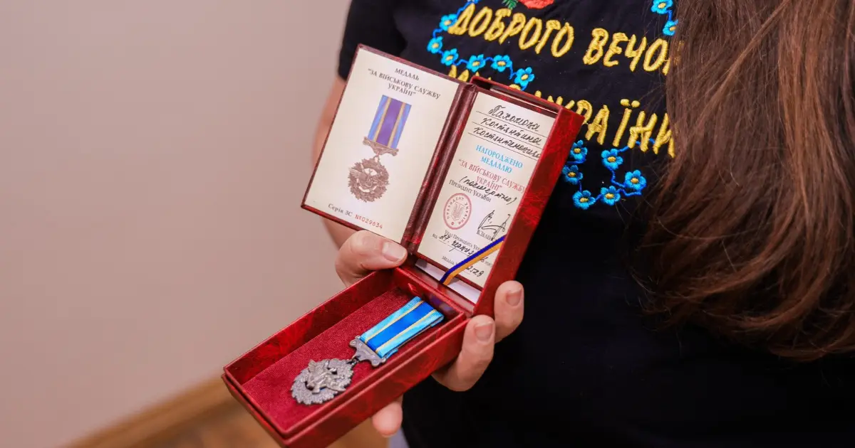 «За мужність» і «За військову службу»: у Вінниці передали відзнаки родинам двох загиблих воїнів